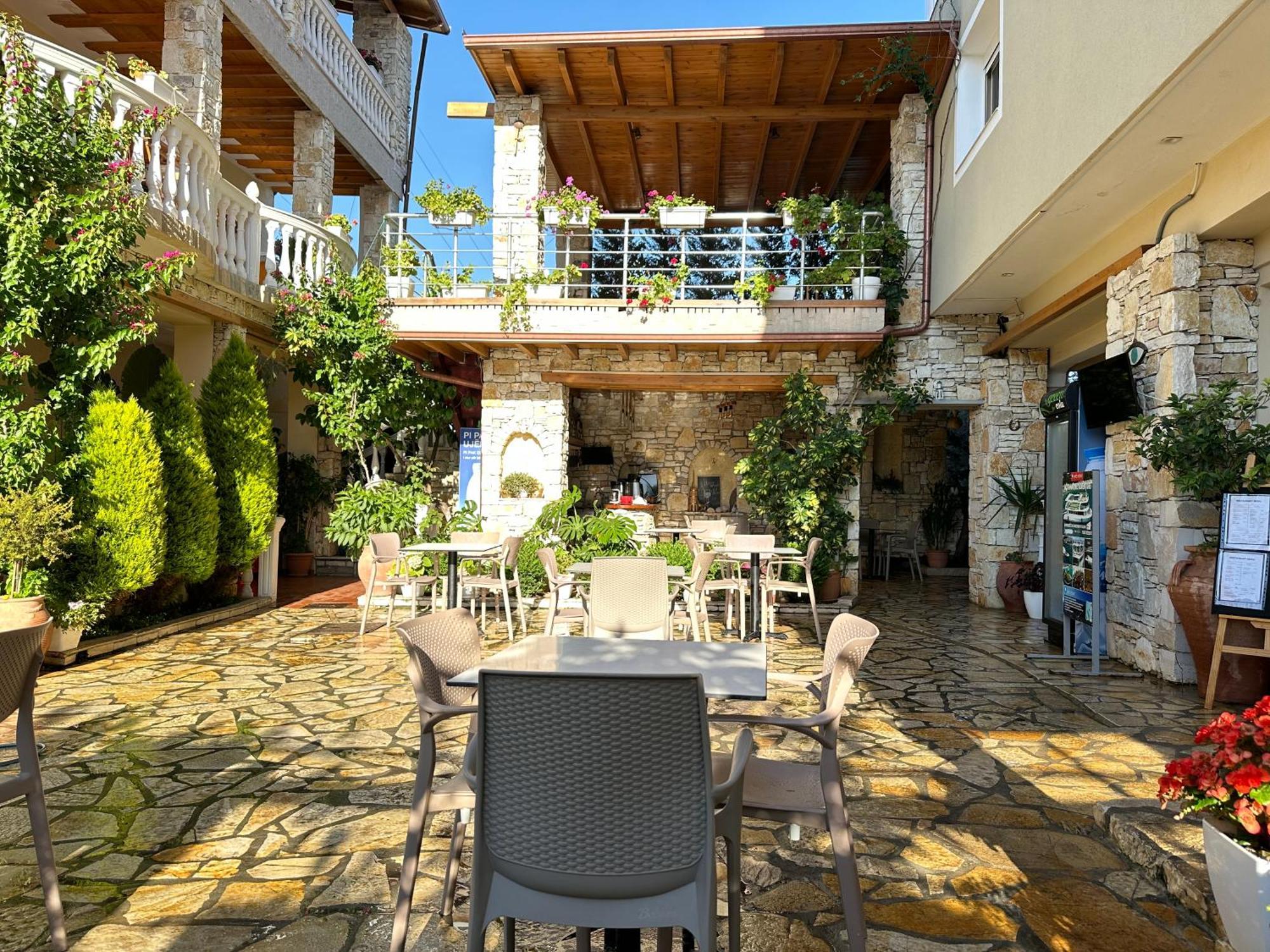 Vila Arial Vlorë Esterno foto